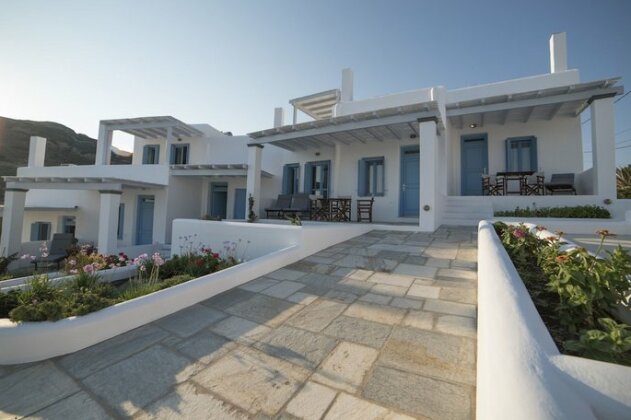 Almyra Guesthouse - Photo2