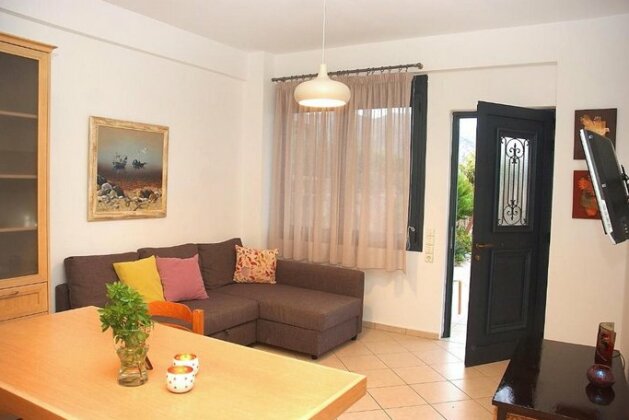 Byron's Home - Photo4