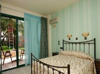 Dias Luxury Studios & Apartments - Photo5