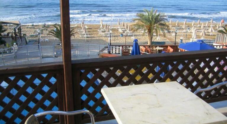 Eleni Beach - Photo3