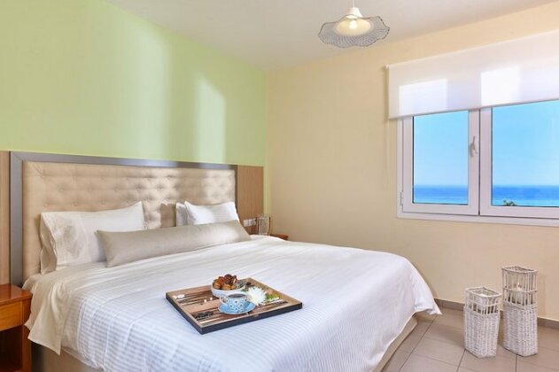 Everest Apartments - Photo3
