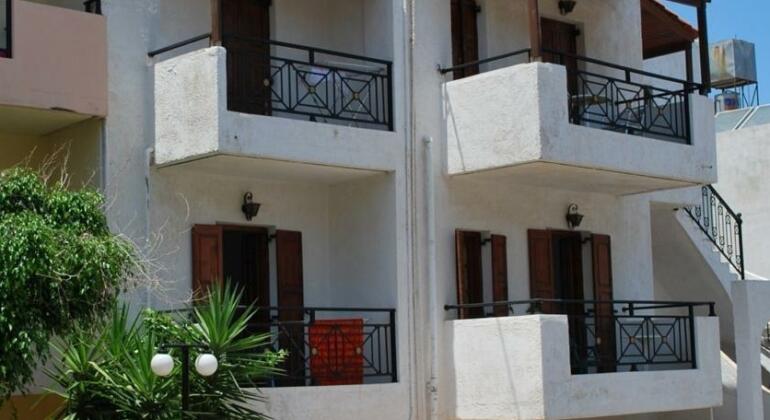 Koula Apartments - Photo2