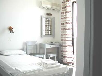 Smaragdine Beach Hotel - Photo2
