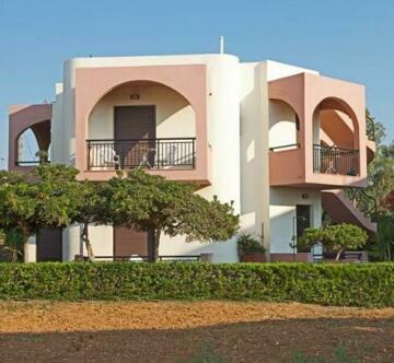 Akti Apartments Stavromenos