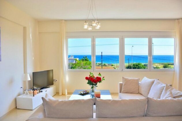 Luxury Suites in Stavromenos - Photo2