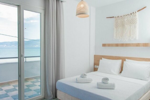 Calma Beach Hotel - Photo3