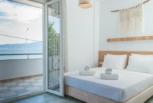 Calma Beach Hotel - Photo5