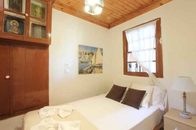 Athanasia's House - Photo2