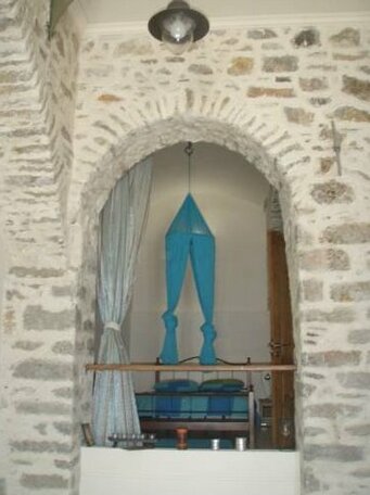 Lamar Symi - Photo2