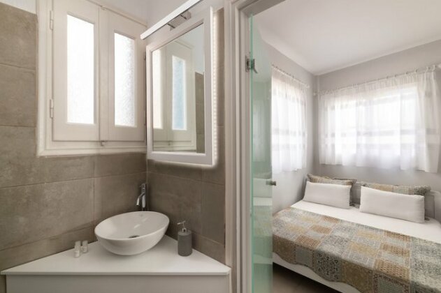 Maravelia Apartments - 1 - Photo4