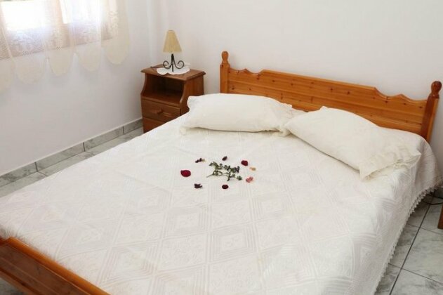 Abela - Photo3