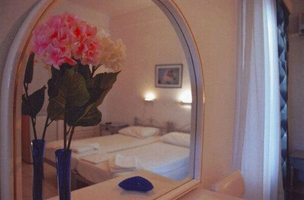 Angela's - Photo5