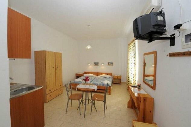 Antonia - Photo3