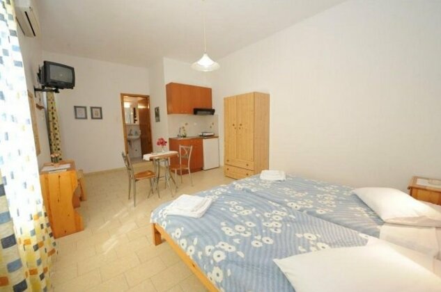 Antonia - Photo5