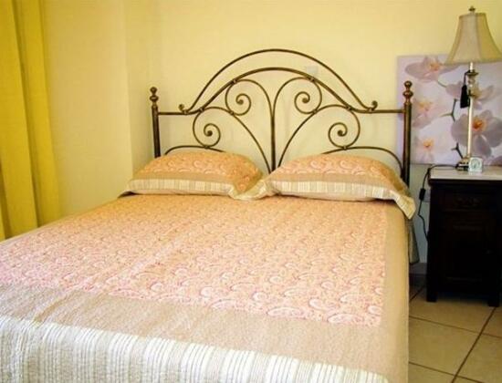 Antouanetta Apartments - Photo2