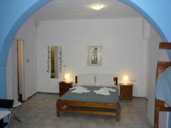 Apanemia Rooms - Photo3