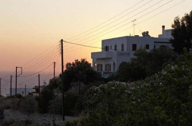 Captain's Syros