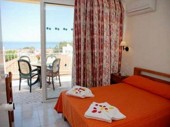 Captain's Syros - Photo2