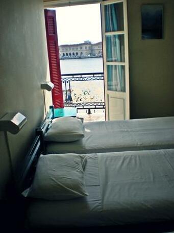 Dream Rooms To Let Hotel Ermoupoli - Photo3