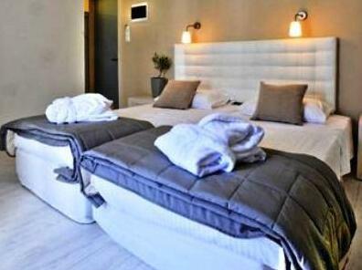 Eleana Hotel Possidonia - Photo2