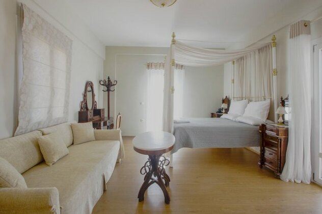 Emilia Luxury Apartments Syros - Photo2
