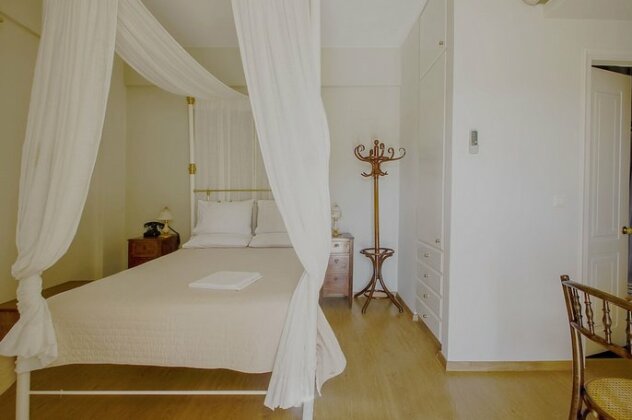 Emilia Luxury Apartments Syros - Photo4