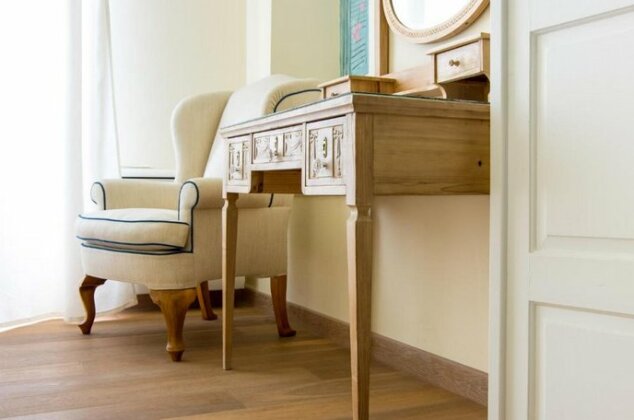 Guesthouse of Neoclassical Villa Maia - Photo5