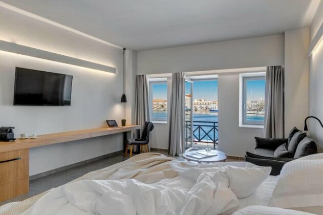 Naves Suites - Photo2