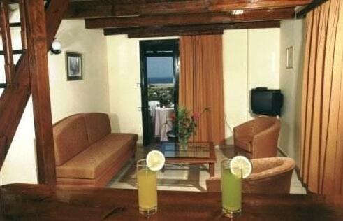 Antilia Apartments Voukolies - Photo3