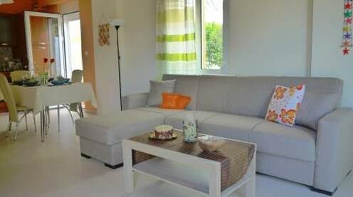 House In Tavronitis - Photo3