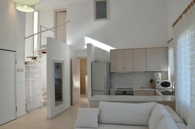 Femeli Villa - Photo2