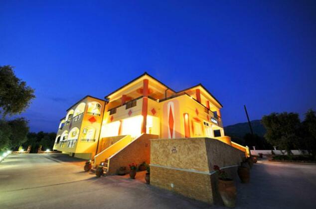 Iraklis Hotel - Photo2