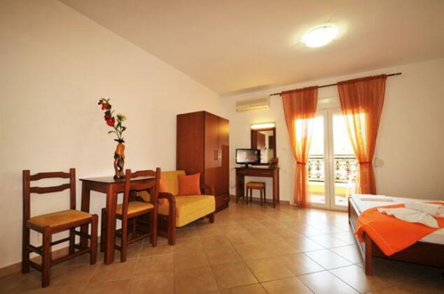 Iraklis Hotel - Photo4