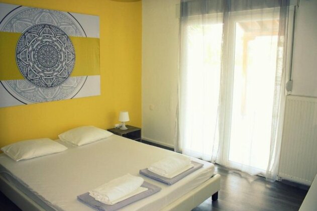 Nei Epivates Rental Rooms 50m from the Beach - Photo2