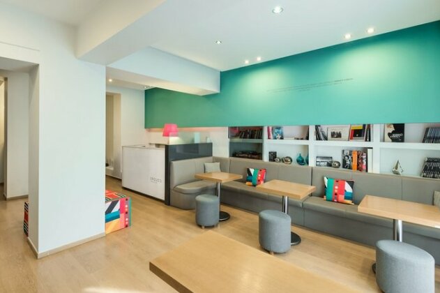 Colors Rooms & Apartments - Photo3