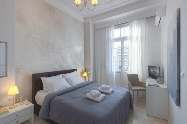 VISTA Neoclassical Master Suite Feel like a Byzantine Emperor