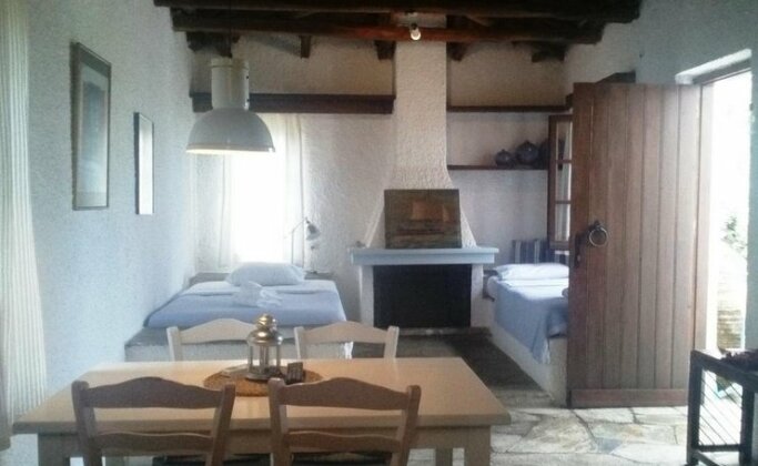 Aristi's Houses - Photo3