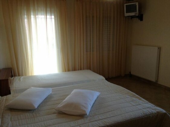 Guesthouse Lamprini - Photo2