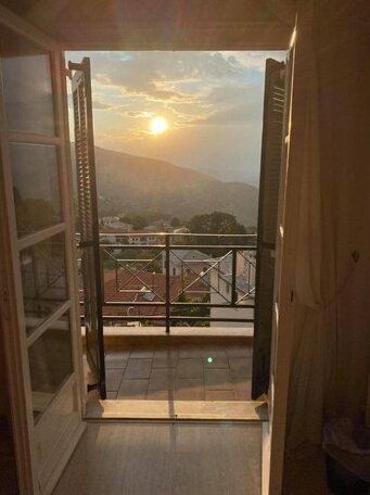 Hotel Karavos - Photo2