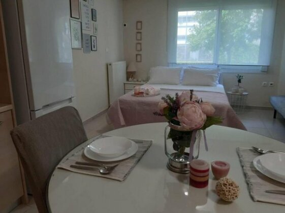 Perfect Location-Sunny Central Modern Studio Appartment Next To The Park Of Matsopoulos And The Tr - Photo2