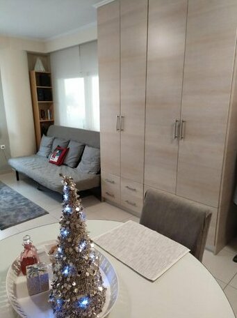 Perfect Location-Sunny Central Modern Studio Appartment Next To The Park Of Matsopoulos And The Tr - Photo4