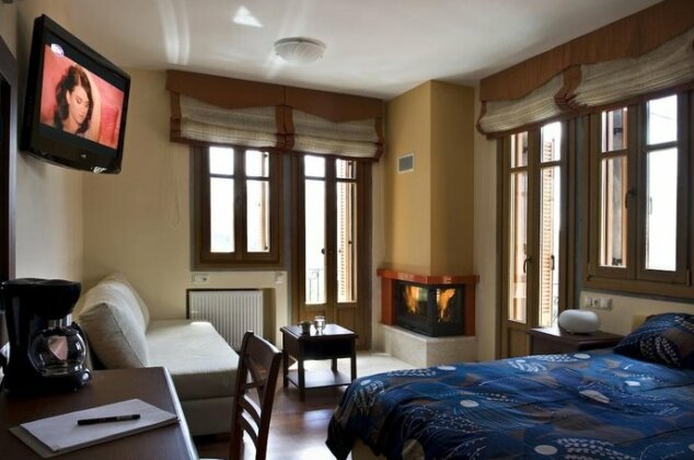 Rentinia Inn - Photo2