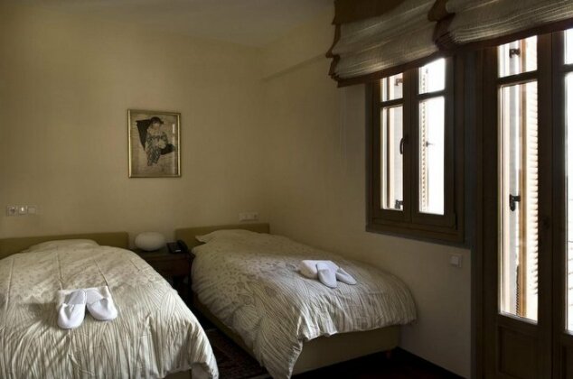 Rentinia Inn - Photo4