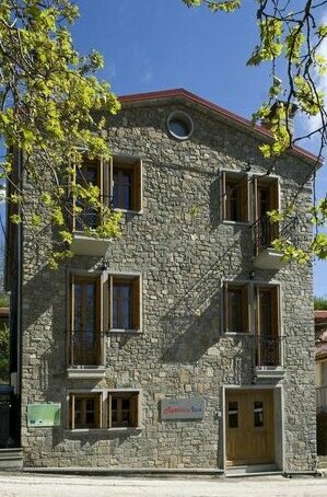 Rentinia Inn
