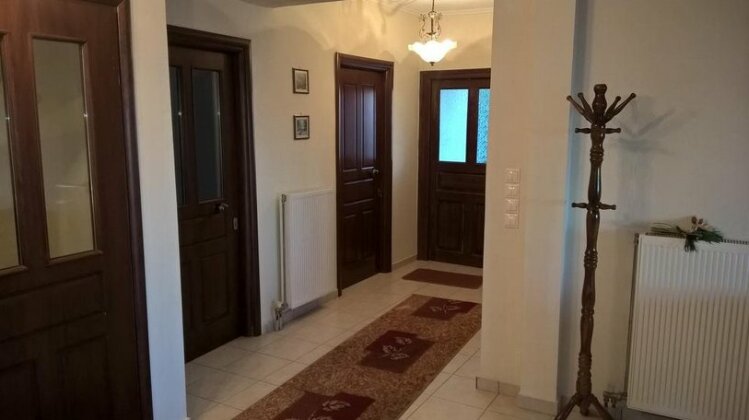 Thea Guesthouse - Photo4