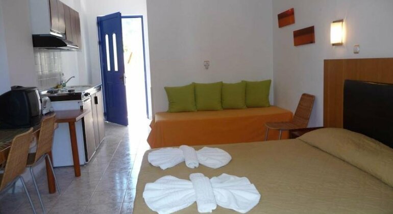 Irinoula Apartments - Photo3
