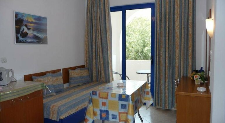 Irinoula Apartments - Photo5