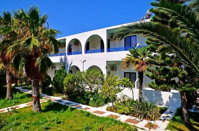 Nitsas Hotel Apartments - Photo2