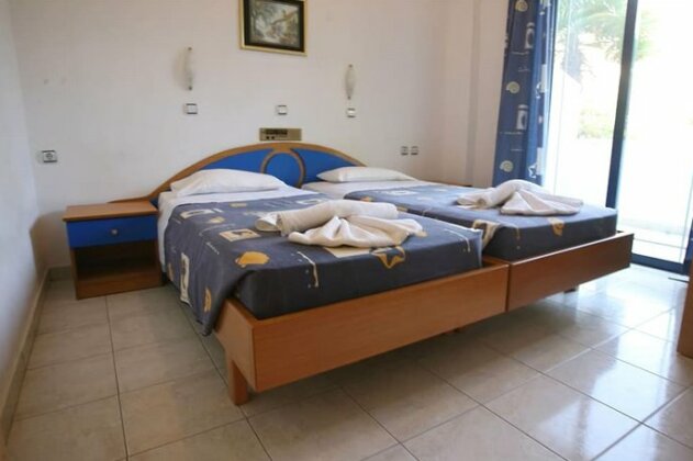 Nitsas Hotel Apartments - Photo4