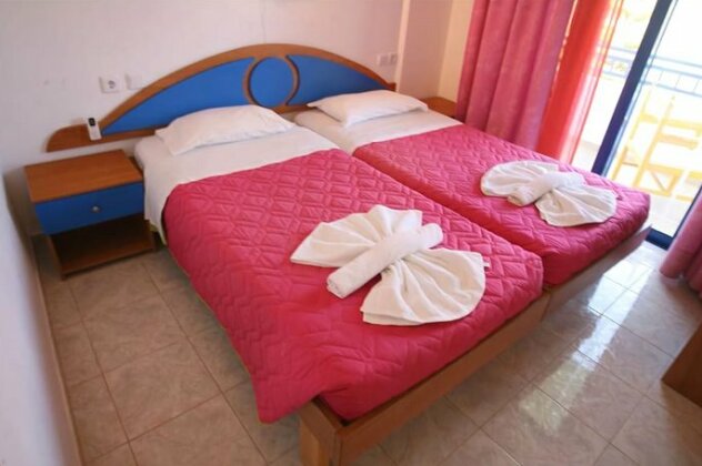 Nitsas Hotel Apartments - Photo5
